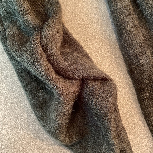 Dressfo - turtle neck with hood sweater. Size XL - Picture 10 of 11